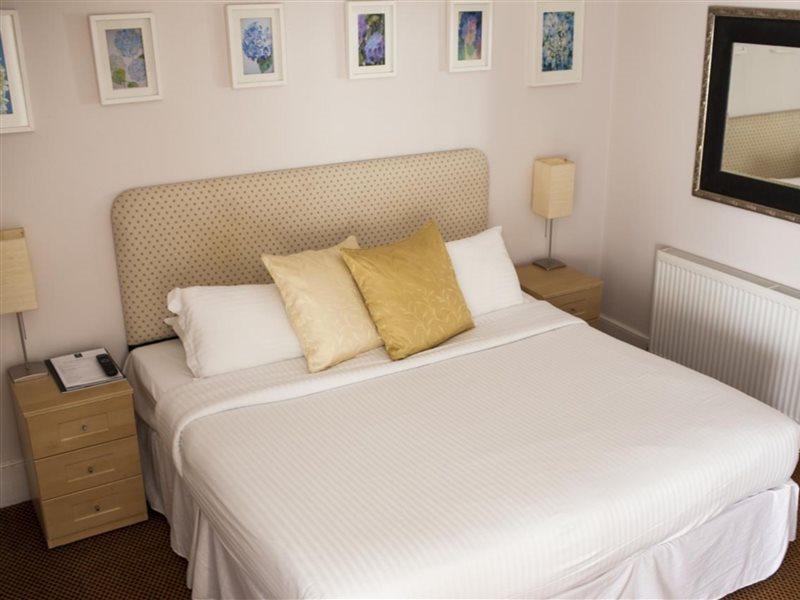 Oyo White Horse Hotel Storrington Εξωτερικό φωτογραφία