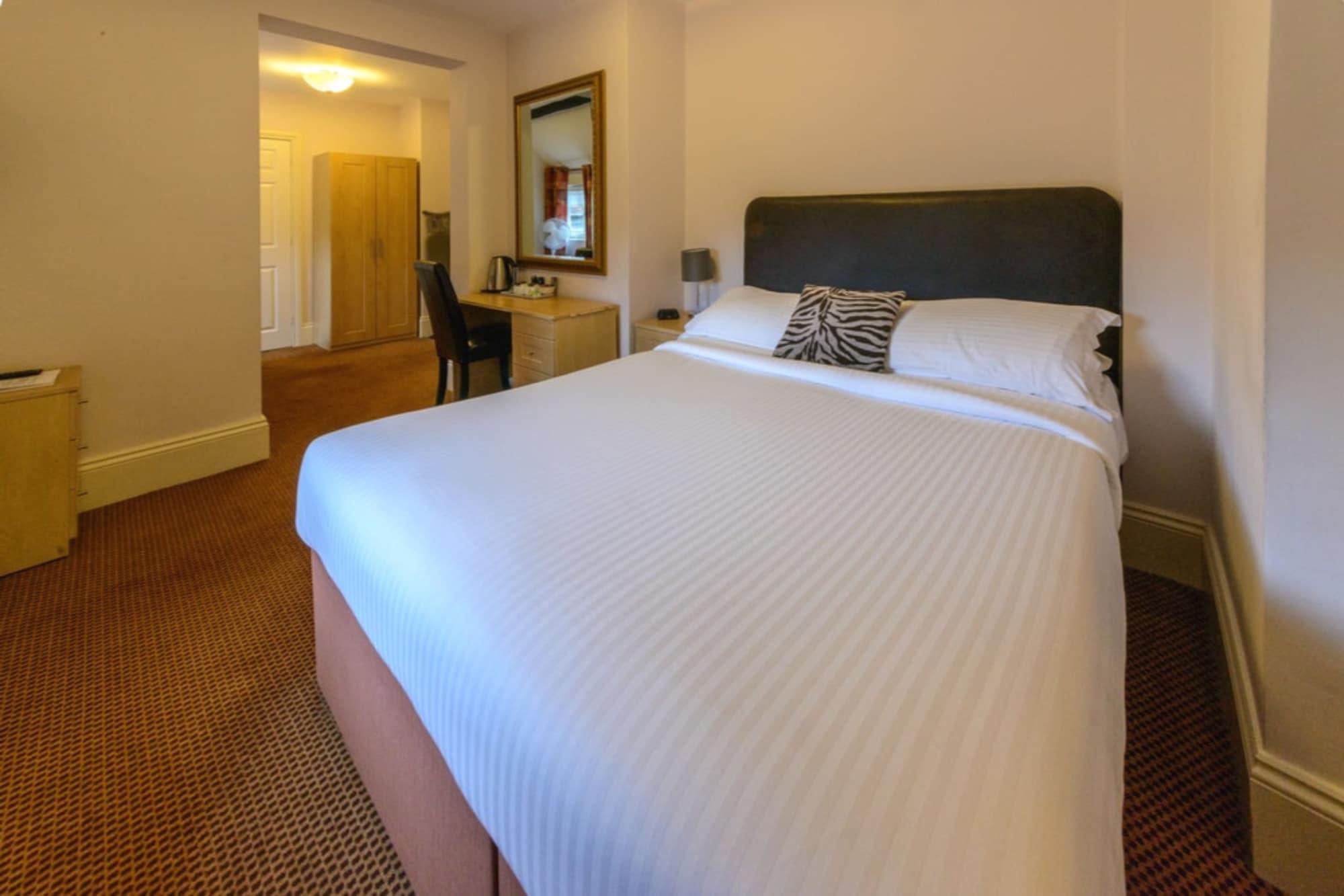 Oyo White Horse Hotel Storrington Εξωτερικό φωτογραφία